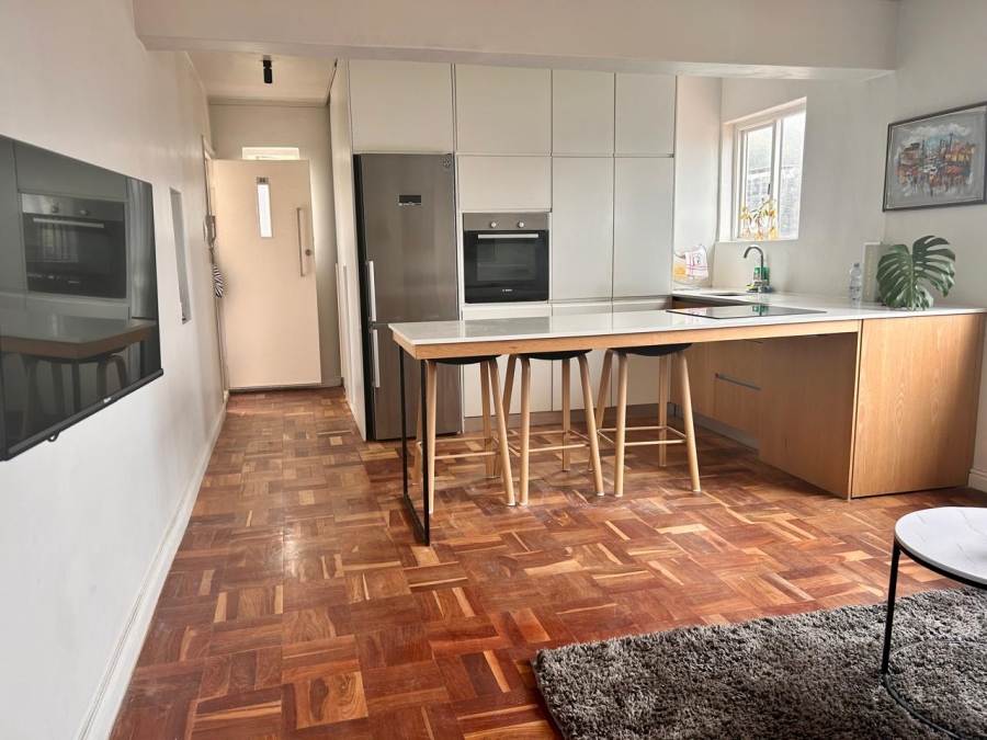 To Let 1 Bedroom Property for Rent in Sea Point Western Cape